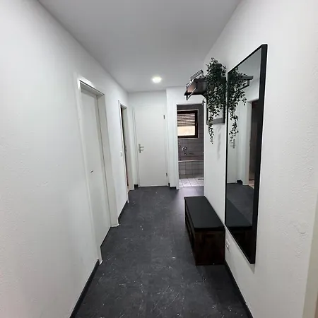 3-zimmer In Bestlage * Χαϊλμπρόν